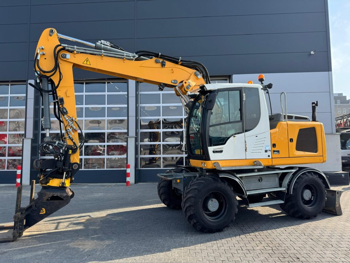 12EF070B C41F 44B9 9AB0 79827EED8989